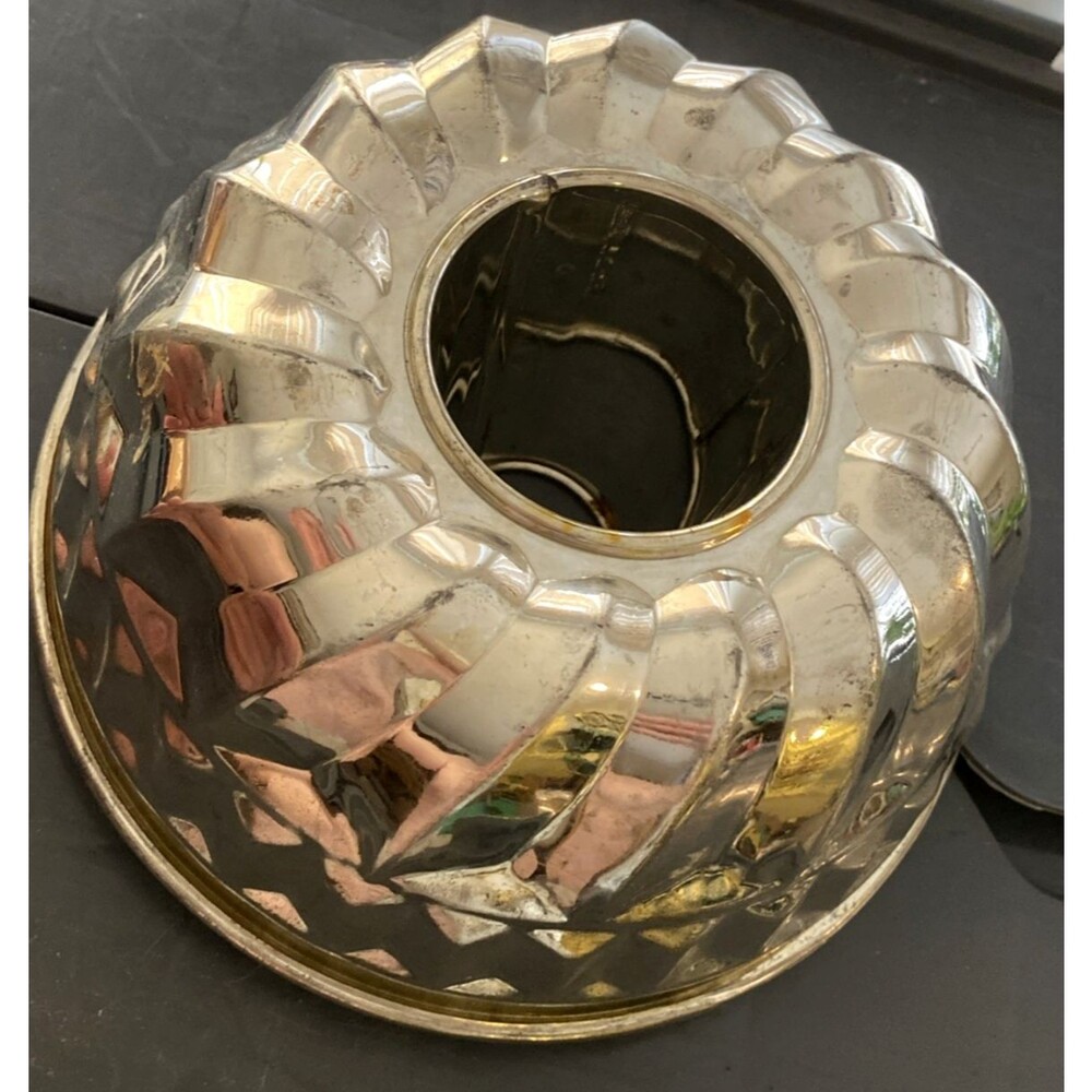 Kaiser Bundt Pan Jello Mold Fluted Bakeware Made in West Germany 9" Farmhouse - Picture 11 of 15